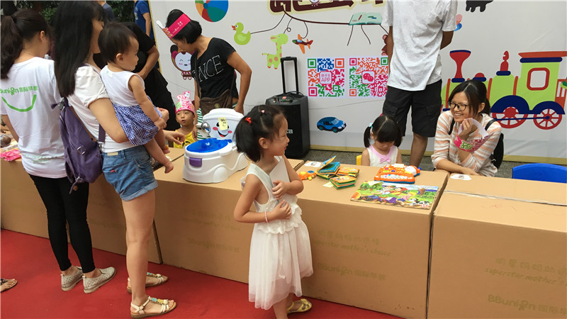 BBunion国际早教厦门世贸中心活动花絮：宝贝市集――智夺小老板称号